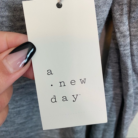 NWT Gray Turtle Neck Long Sleeve Top Blouse - Picture 4 of 7